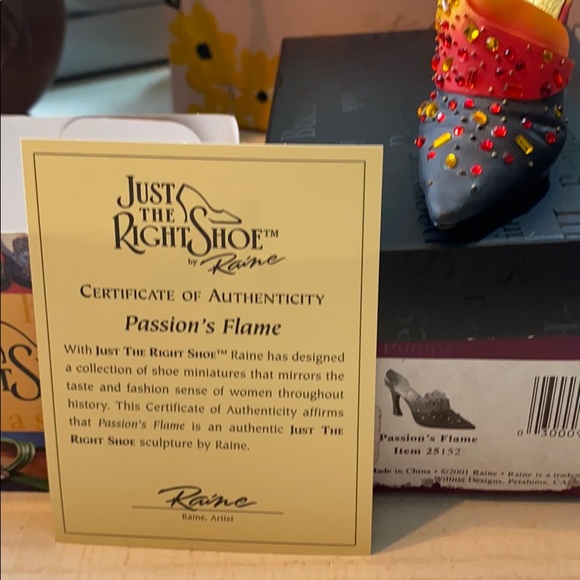 JTRS Passion’s Flame Just the Right Shoe Circa 2001 miniature collectible - Picture 5 of 9